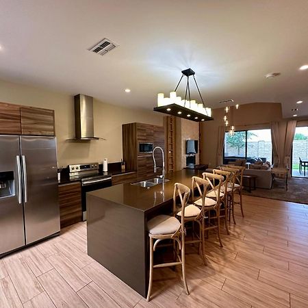 Luxury Home In Orlando With Private Hot Tub - 7 Min From Disney Parks - 3 Bedrooms And 4 Bathrooms! Екстериор снимка