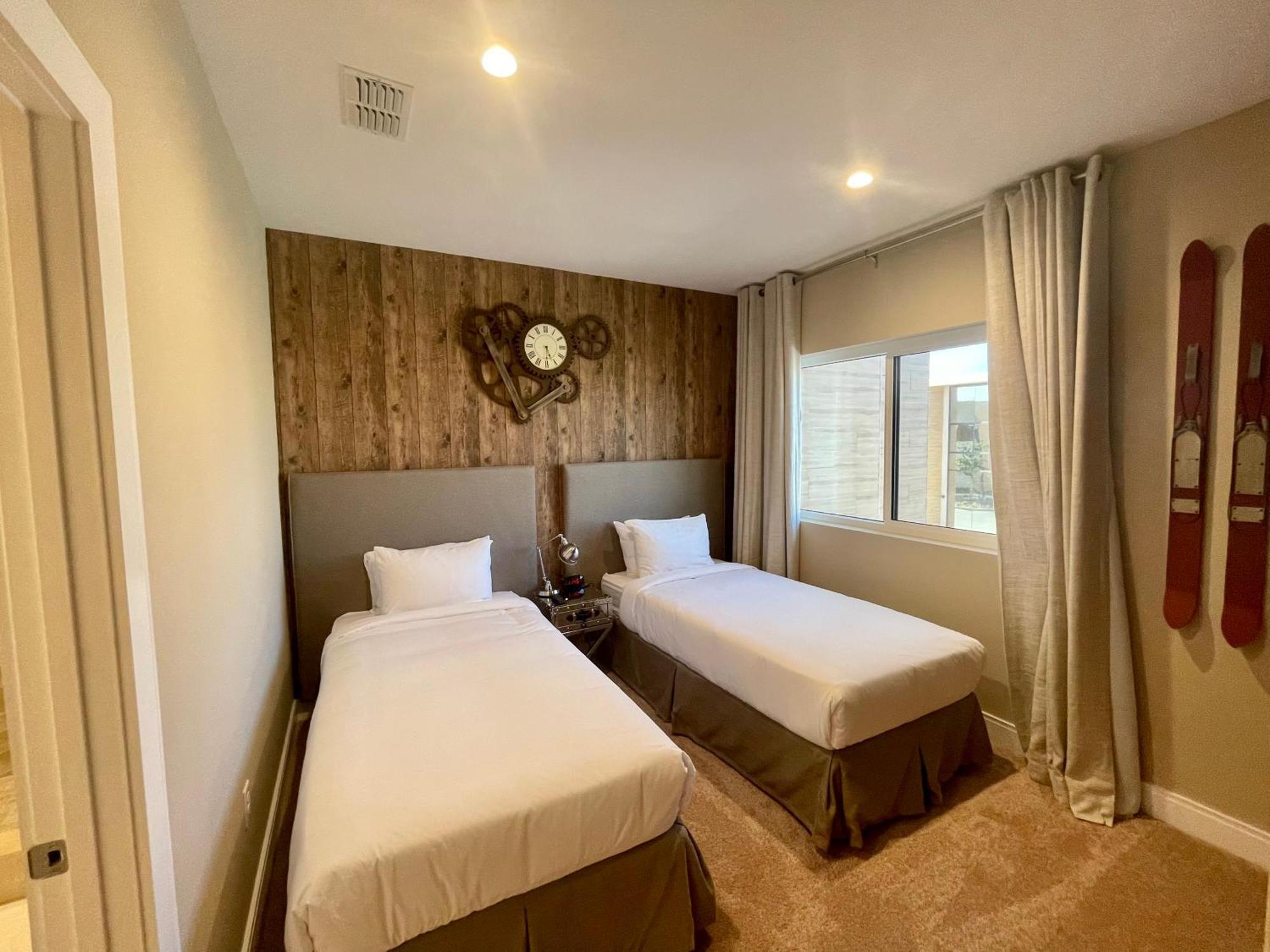 Luxury Home In Orlando With Private Hot Tub - 7 Min From Disney Parks - 3 Bedrooms And 4 Bathrooms! Екстериор снимка