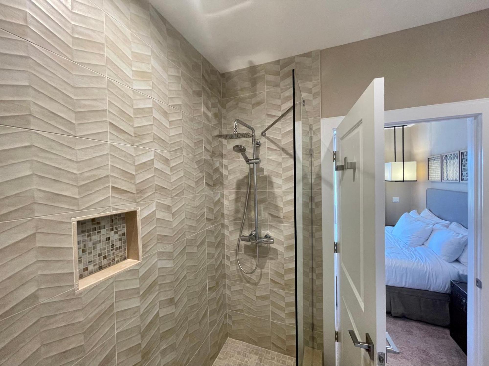 Luxury Home In Orlando With Private Hot Tub - 7 Min From Disney Parks - 3 Bedrooms And 4 Bathrooms! Екстериор снимка