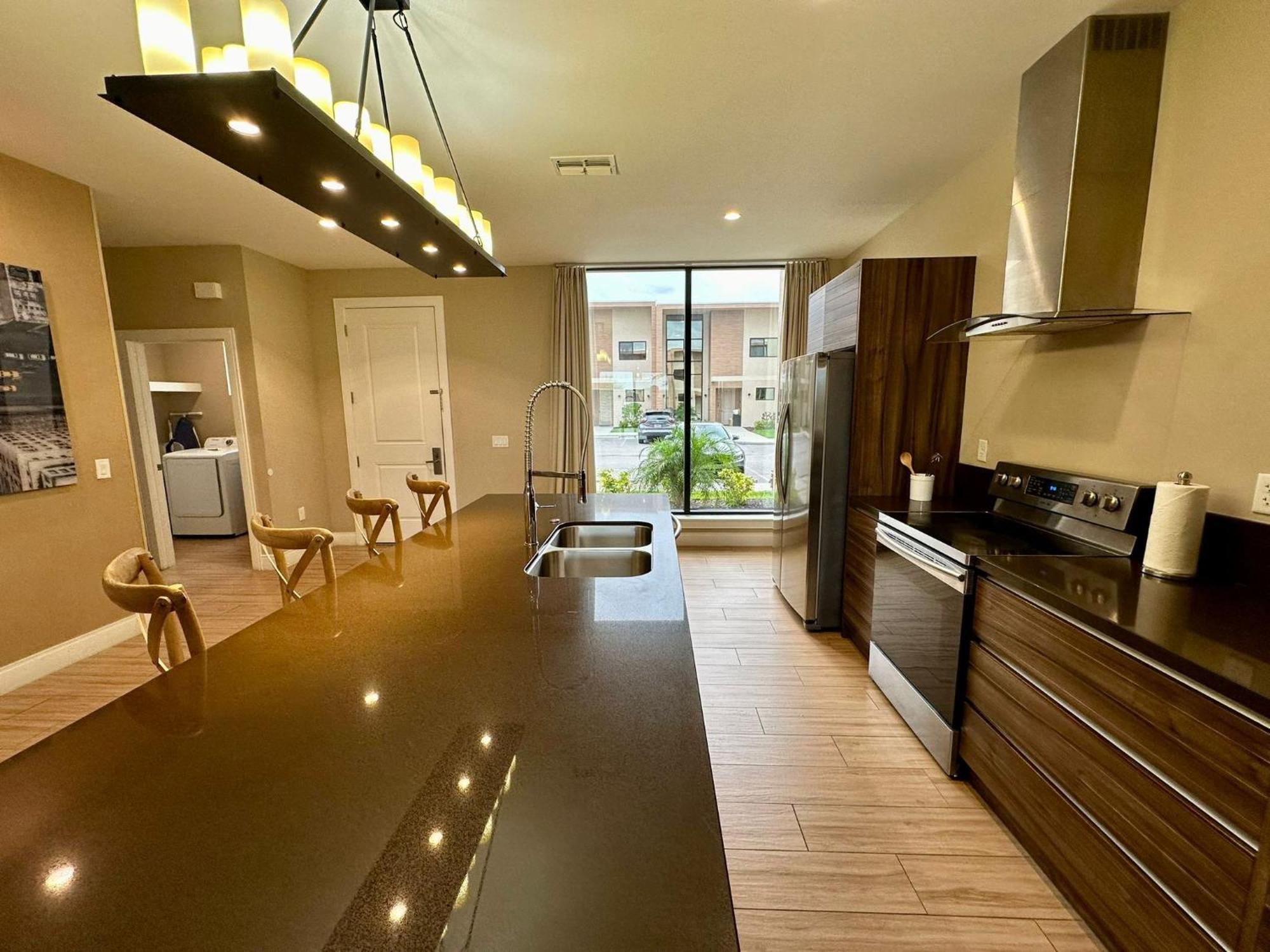 Luxury Home In Orlando With Private Hot Tub - 7 Min From Disney Parks - 3 Bedrooms And 4 Bathrooms! Екстериор снимка