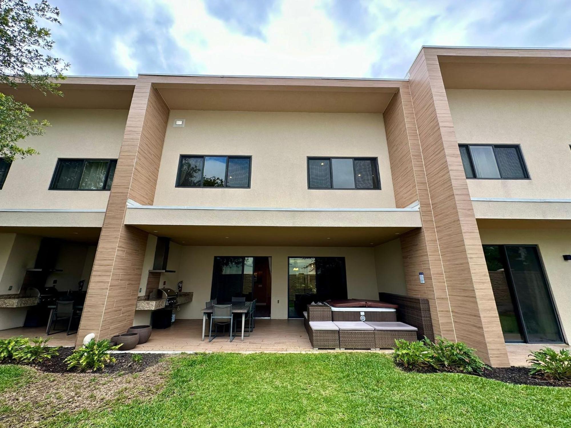 Luxury Home In Orlando With Private Hot Tub - 7 Min From Disney Parks - 3 Bedrooms And 4 Bathrooms! Екстериор снимка